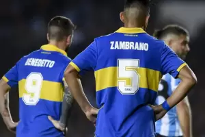 Boca sancion a Daro Benedetto y Carlos Zambrano, tras su cruce durante el enfrentamiento con Racing