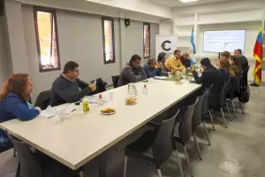 La Provincia se reuni con los gremios para discutir los salarios del segundo semestre