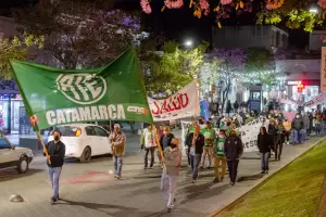 Multitudinarias marchas de la salud pblica: volvieron a apuntar a la falta de dilogo