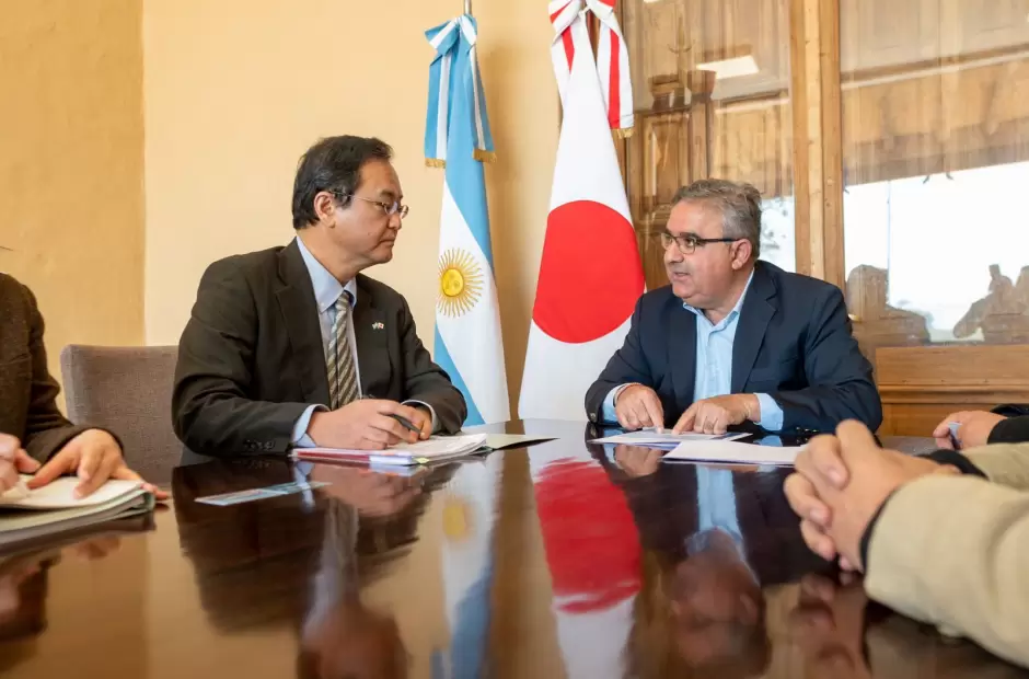 El gobernador recibio al embajador de Japon