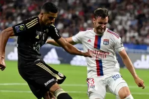 Nicols Tagliafico meti su primer gol en el Lyon en la victoria contra Troyes