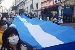 Tras la multitudinaria marcha de la salud pblica, fracas la reunin de Aprosca con Trabajo