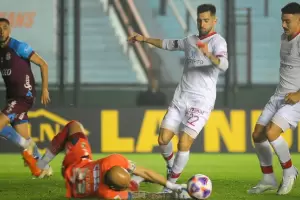 Huracn igual 1 a 1 con Arsenal y dej pasar la oportunidad de escalar al segundo puesto