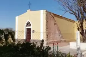 Vecinos reclaman que hay "desmantelamiento y destruccin" de la Iglesia de Esqui en La Paz