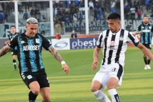 Racing empat con Talleres y dej escapar la oportunidad de sumarse al lote de los candidatos