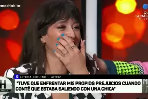 Leticia Siciliani llor al recordar su primer beso con una mujer: Afront mis prejuicios