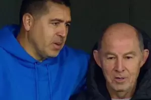 El curioso invitado que llev Juan Romn Riquelme  para  presenciar Boca-Atltico Tucumn