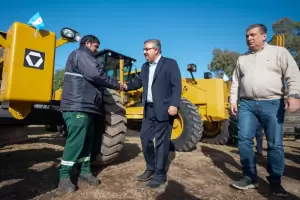 Ral Jalil entreg maquinarias a Vialidad Provincial