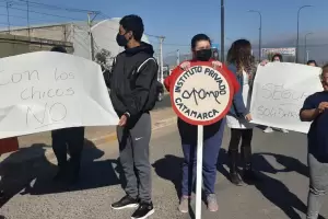 Protesta y reclamo de APANE: solicitan ayuda y justicia luego del grave robo a la institucin