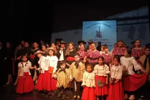 La Escuela de Arte Especializada N3 present su muestra "Vive el folklore, imagina, siente, crea"