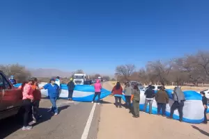 Crece el malestar en salud: cesaron a nueve contratados de Tinogasta y hay corte de ruta