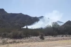 Incendio de pastizales en La Cbila: recomiendan transitar con precaucin