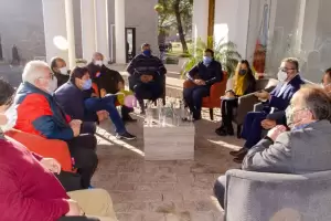 Jalil y el equipo de gobierno se reunieron con intendentes de la oposicin