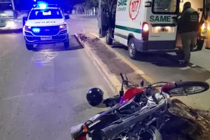 Motociclista choc� contra el cantero de la avenida Presidente Castillo
