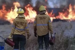 Brigada de Incendios informa de una quema controlada en un campo
