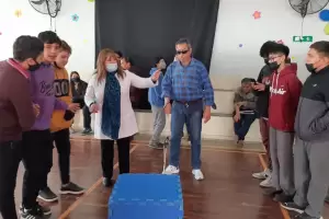 Estudiantes de la EPET N 7 desarrollaron un prototipo de bastn inteligente para ciegos