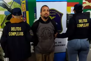 Detuvieron a un hombre que se grab celebrando el ataque a CFK y tena un proyectil de mortero