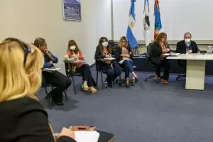 Gremios reclamaron por el descuento del da del paro y hubo contra oferta de aumento salarial