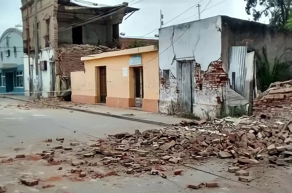 Algunos derrumbes del sismo del 2004