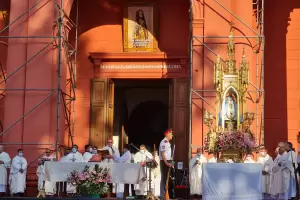 Cientos de fieles agradecieron a la Virgen Valle por su proteccin en el Paseo de la Fe
