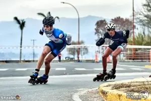 Es Campen Sudamericano en patinaje carrera y hace rifas para poder competir