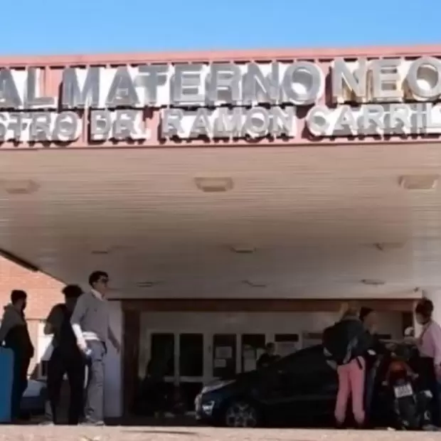 Un beb� de 28 d�as permanece internado con fracturas de cr�neo y coca�na en sangre