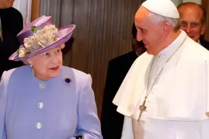 El Papa Francisco brind sus condolencias y destac el "servicio incansable por el bien" de Isabel II