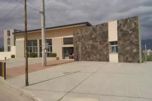 "Mi hijo est perdiendo clases", le dijo a la maestra e intent agredirla