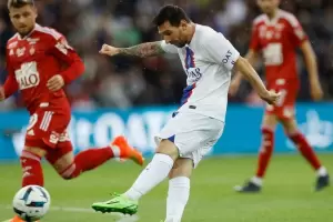 El PSG de Lionel Messi super al Brest con la mnima y volvi a ser el lder