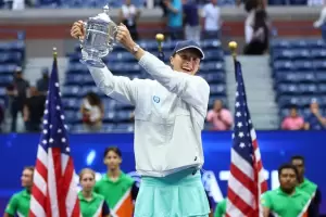 Iga Swiatek venci a Ons Jabeur y se coron campeona con un impresionante rcord en finales