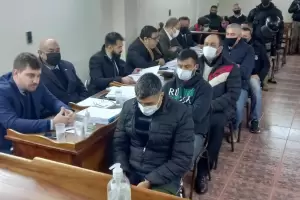 El Tribunal resuelve si se declara incompetente o indaga a los policas