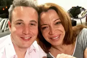 Sebasti�n Nebot le propuso matrimonio a Lizy Tagliani en el d�a de su cumplea�os