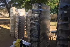 Entregaron mobiliario a escuelas secundarias rurales