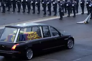 Lleg al Palacio de Buckingham el atad de la reina Isabel II