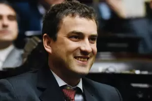 Monti reclam en el Congreso el uso del avin sanitario de la Provincia