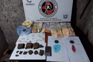 Allanamientos en Capital: Drogas, dinero y dos detenidos