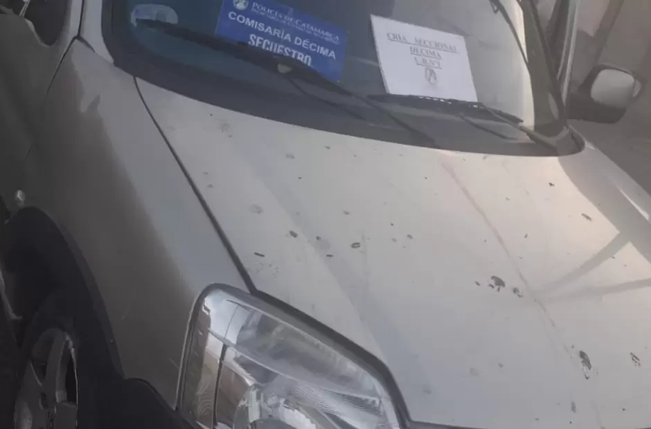 camioneta gris brico