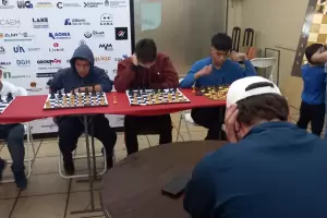 Con gran convocatoria, se realizaron las partidas simult�neas cl�sicas y a ciegas de ajedrez