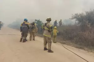 Incendios en C�rdoba: el fuerte viento complica el trabajo y hay evacuados