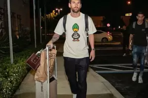 El exorbitante precio de la remera que us� Messi en su llegada a Miami: est� agotada y gener� furor en las redes