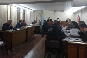 La defensa pidi que el fiscal Costilla y otros seis funcionarios judiciales se sienten ante el tribunal