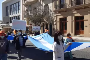 Masiva marcha de Aprosca: hubo dilogo con el Gobierno, anlisis del reclamo pero seguirn las protestas