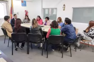 Tutores de alumnos de "El Jardn de Froebel" fueron recibidos por Educacin por que la institucin "no cuenta con habilitacin"