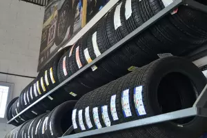 Por el bloqueo sindical, Pirelli tambin fren sus operaciones y todas las empresas del sector estn cerradas