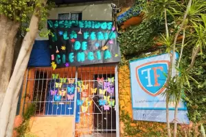 Padres de alumnos de la Escuela Privada Froebel reclaman la intervencin de la Direccin de Enseanza Privada