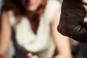 Una mujer fue ahorcada con un cable y, otra, apualada varias veces por su pareja