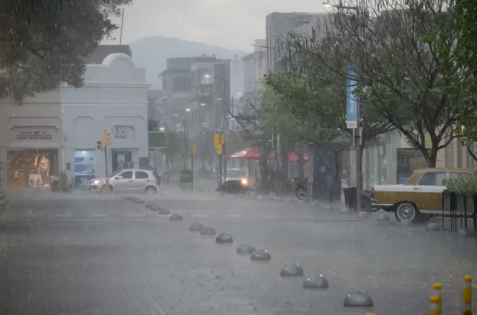 Llueve intensamente en Catamarca
