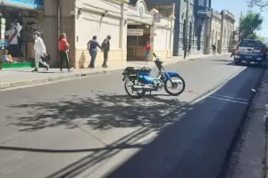 Motociclista atropell� a un peat�n y fue trasladado grave al "San Juan"