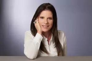 Lorena Pronsky presenta su ltimo libro "No amars" en la Feria Provincial del Libro