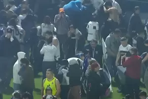 Por graves incidentes, el encuentro entre Boca y Gimnasia y Esgrima La Plata fue suspendido